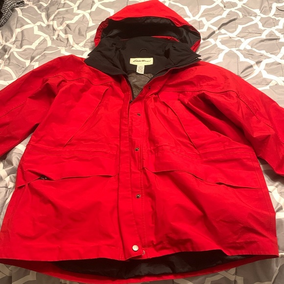 Eddie Bauer retro red rain coat! 🧥 - Picture 6 of 10